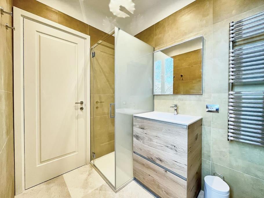 Lovely Flat With Park View Milán Exterior foto