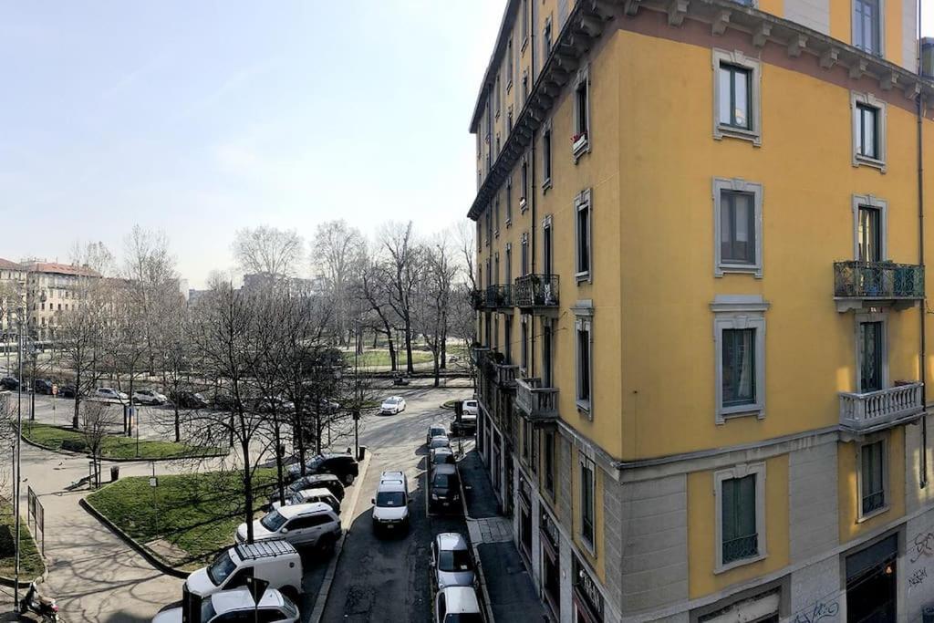 Lovely Flat With Park View Milán Exterior foto